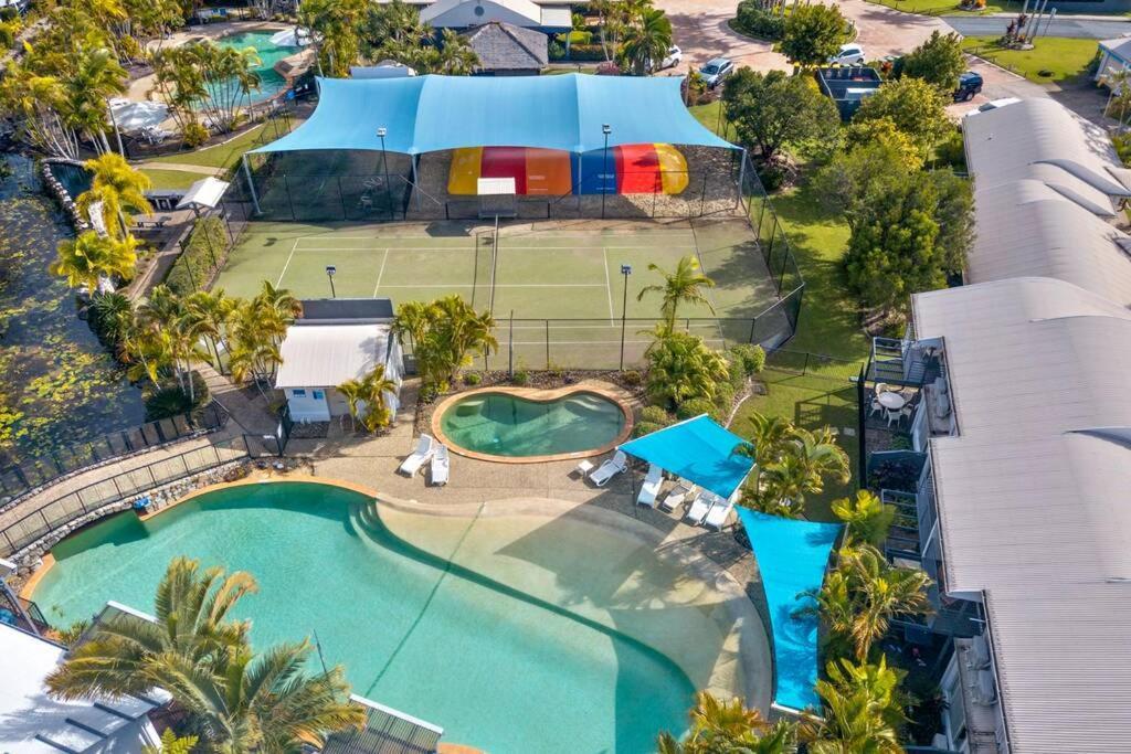 2 Bedroom Ground Level Villa In Tropical 4* Resort ヌーサヴィル エクステリア 写真