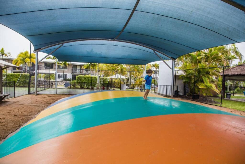 2 Bedroom Ground Level Villa In Tropical 4* Resort ヌーサヴィル エクステリア 写真