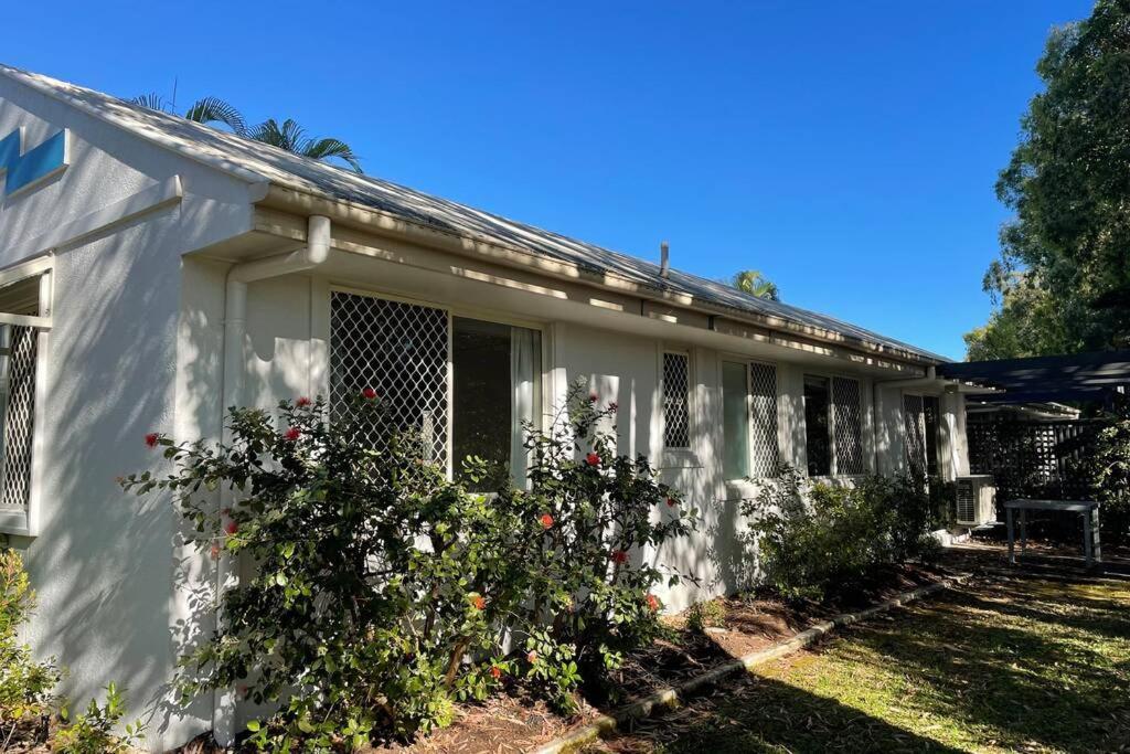 2 Bedroom Ground Level Villa In Tropical 4* Resort ヌーサヴィル エクステリア 写真