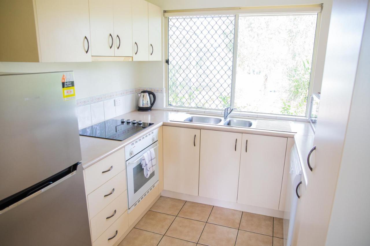 2 Bedroom Ground Level Villa In Tropical 4* Resort ヌーサヴィル エクステリア 写真
