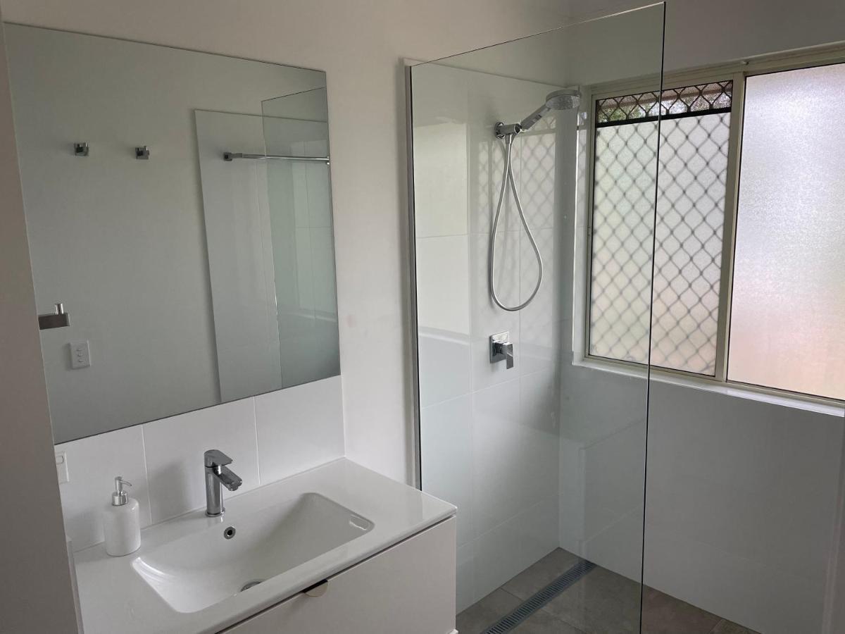 2 Bedroom Ground Level Villa In Tropical 4* Resort ヌーサヴィル エクステリア 写真